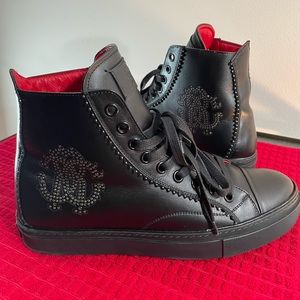 CAVALLI CLASS BY ROBERTO CAVALLI 44
Logo High-Top Sneakers